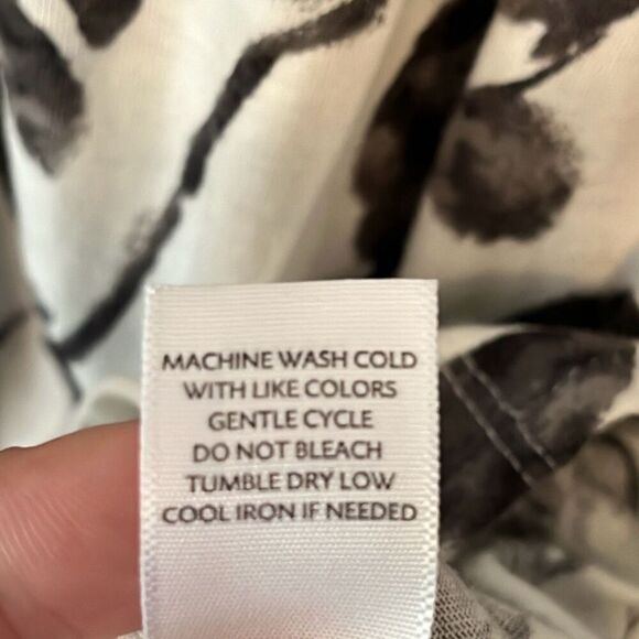 J. Jill Soft Print Button Front Top Size medium - Picture 5 of 5